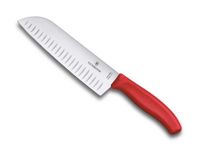 Santoku Victorinox Swiss Classic lame alvéolée 17 cm - manche rouge